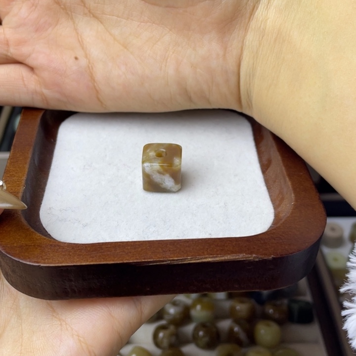 一***n和田玉未镶嵌车挂