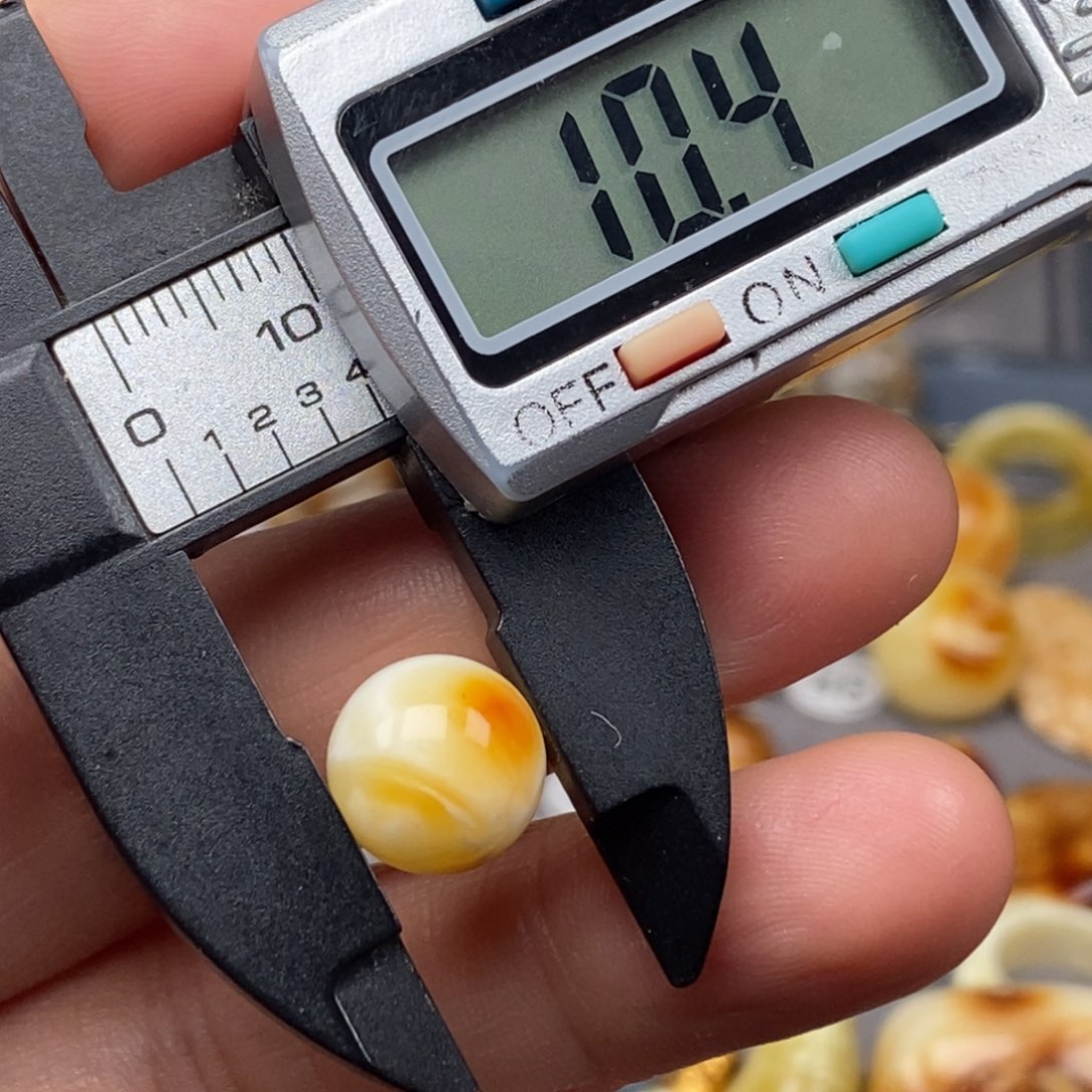 琥珀未镶嵌耳饰步圆珠