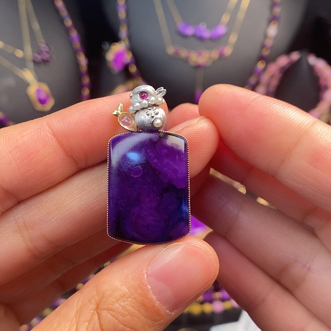 苏纪石（舒俱来）吊坠18K金镶嵌