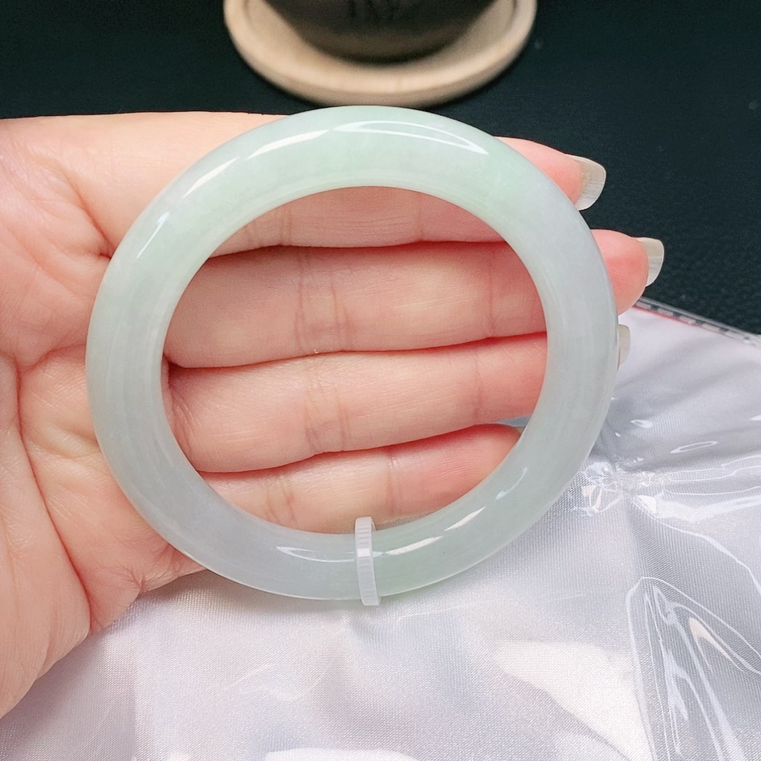 【闪购商品】翡翠手镯未镶嵌圆