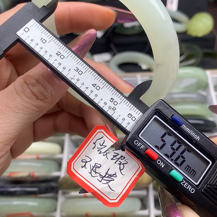 蛇纹石玉手镯未镶嵌919