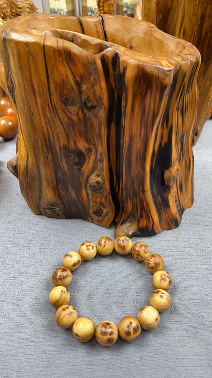 太行崖柏，编号313（笔筒微瑕）