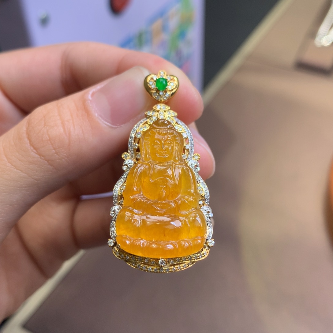 翡翠18K金镶嵌颈饰翡翠