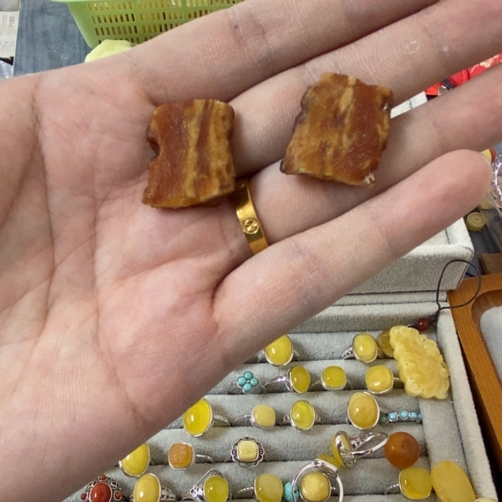 蜜蜡裸石未镶嵌吊坠