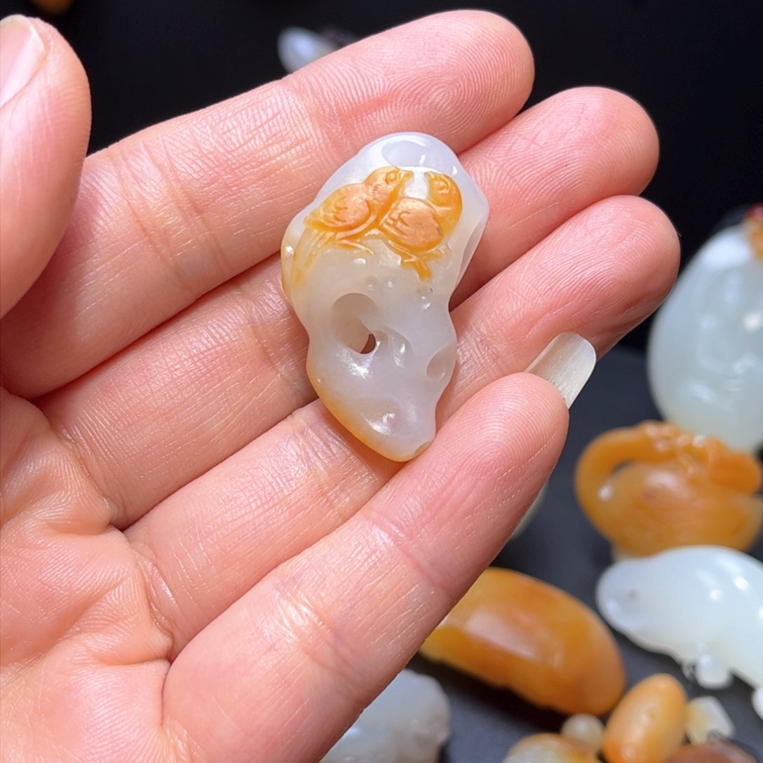 和田玉挂件未镶嵌风***上