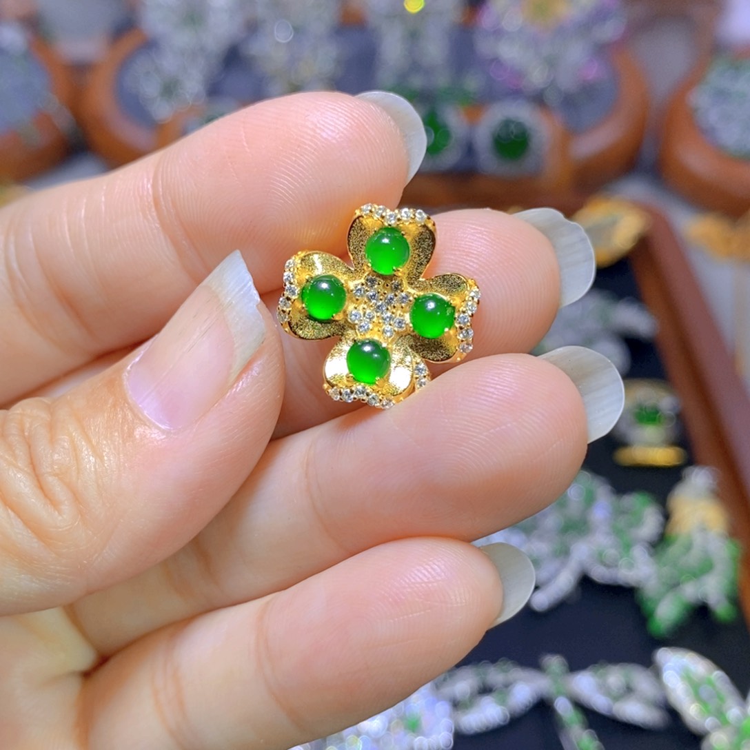 翡翠颈饰银S925镶嵌天然翡翠