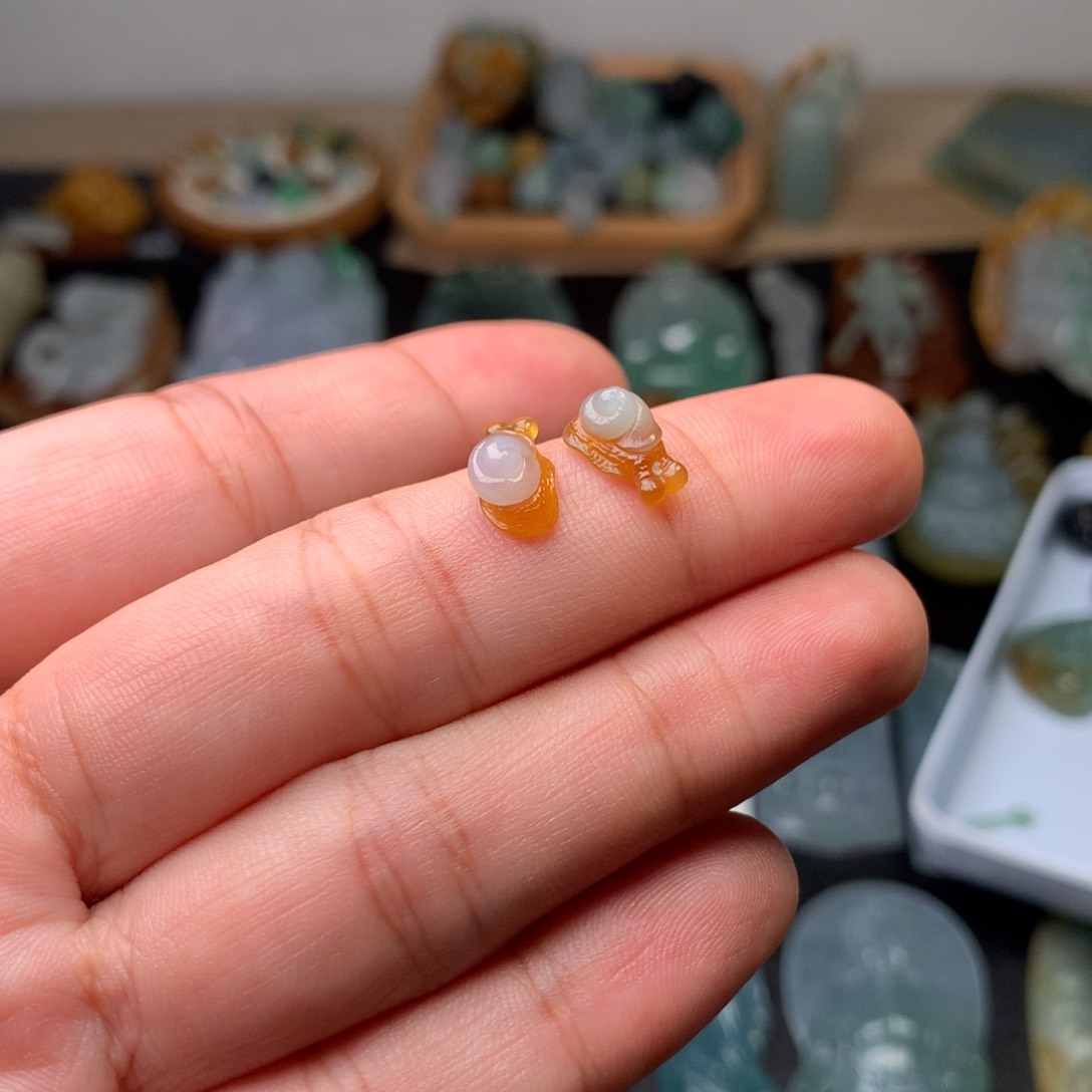 翡翠耳饰未镶嵌依*酱蜗牛