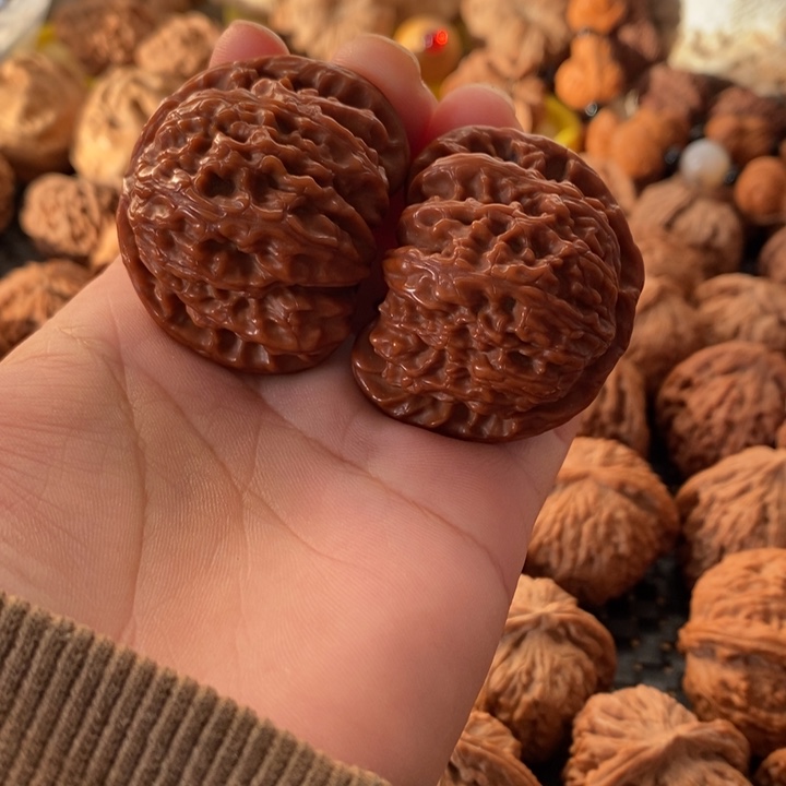 吊坠文玩核桃伍*目老树白狮子文玩核桃