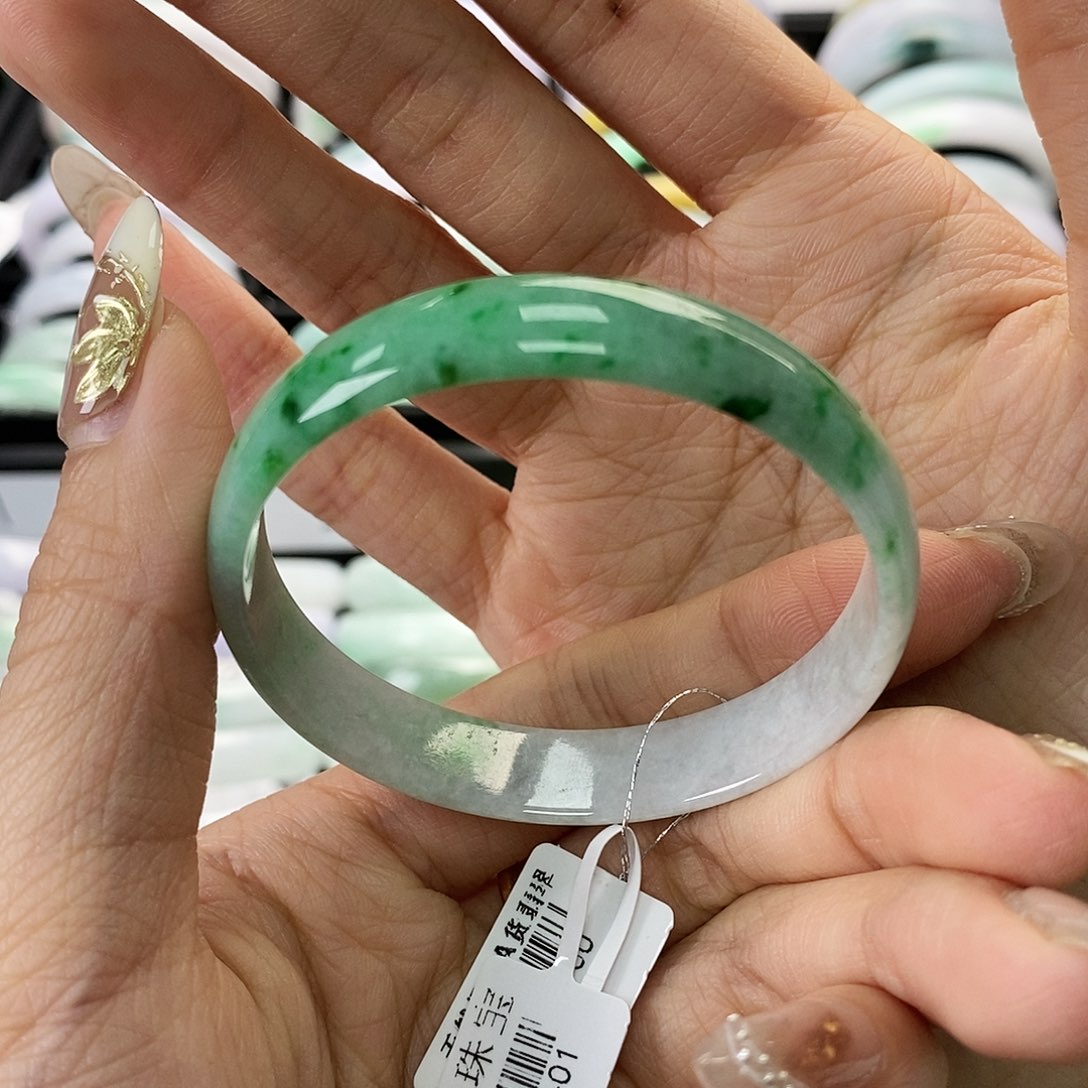 翡翠手链未镶嵌汐