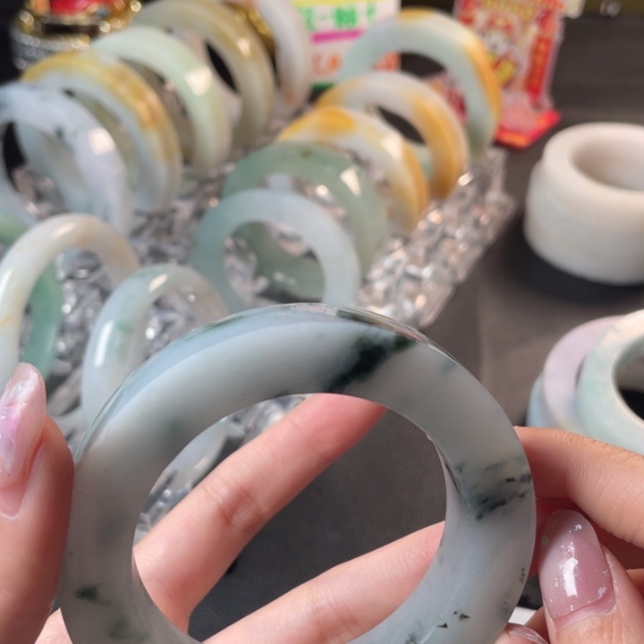 定制翡翠57.5正未镶嵌妹*?