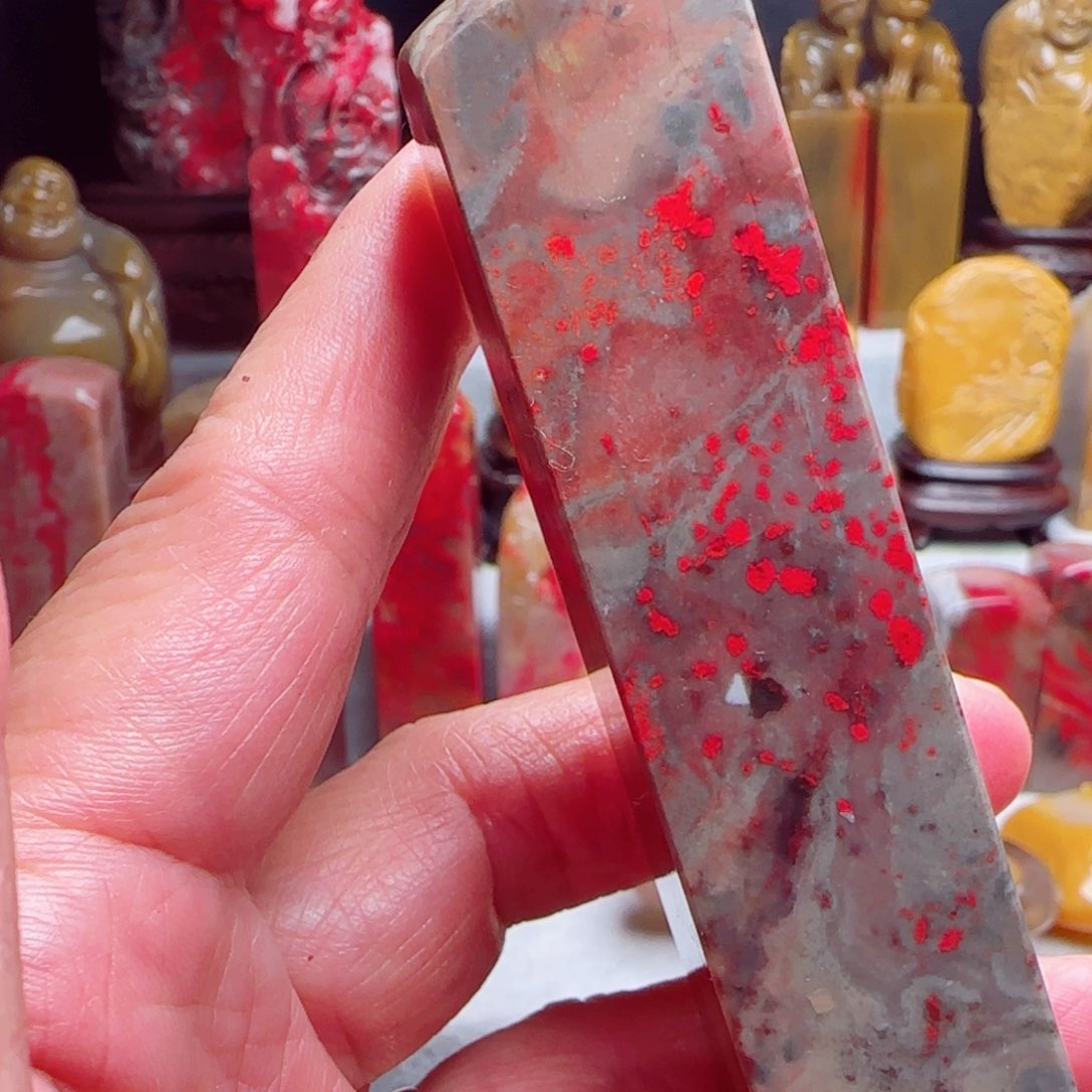 昌化石昌化鸡血石