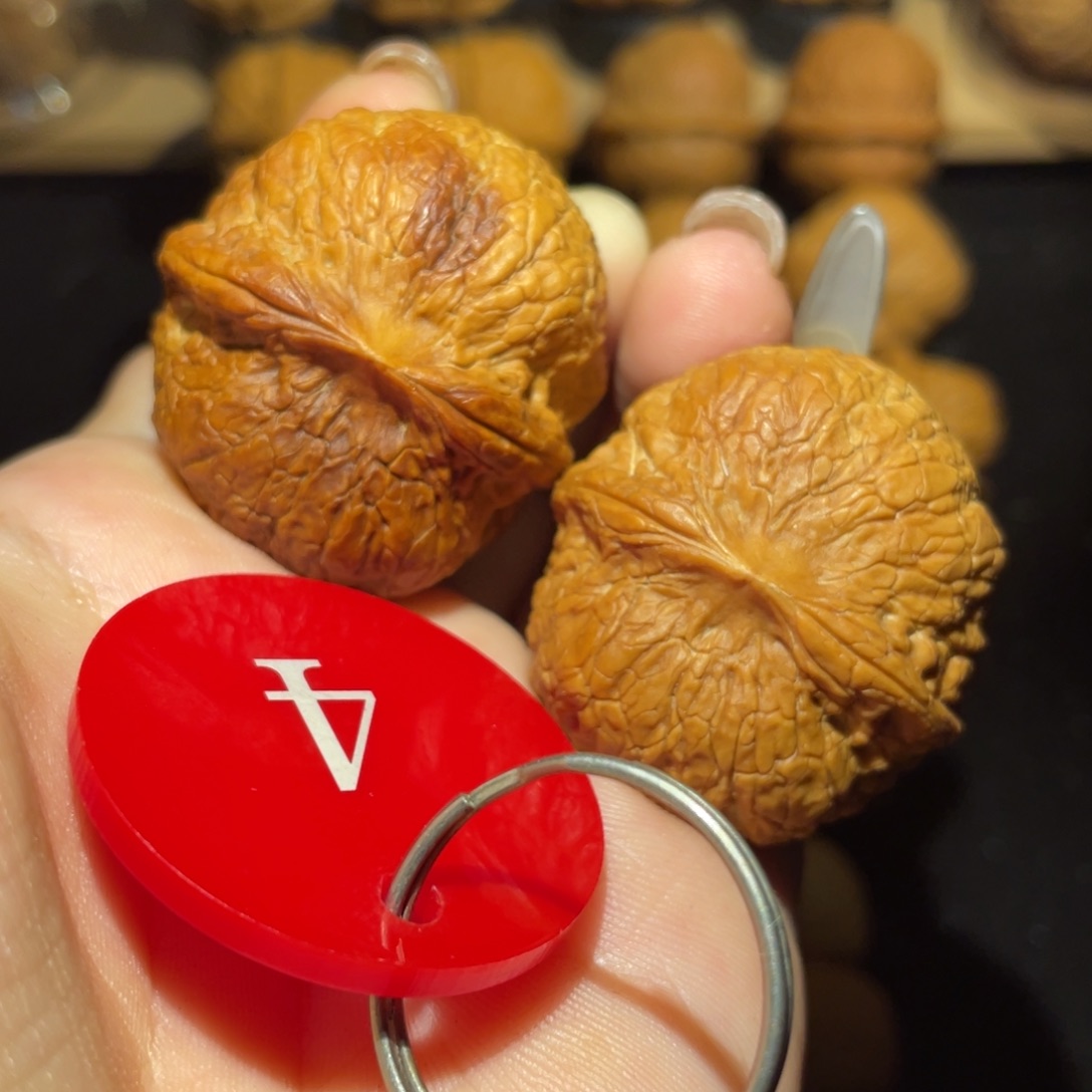 铁磨盘38尺寸核桃。 