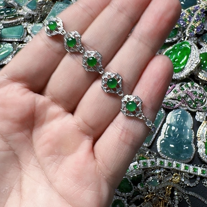 翡翠颈饰未镶嵌天然A货翡翠放漏