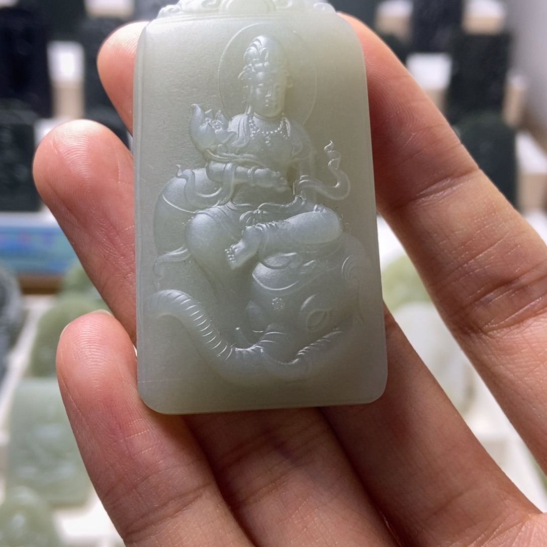 和田玉未镶嵌颈饰