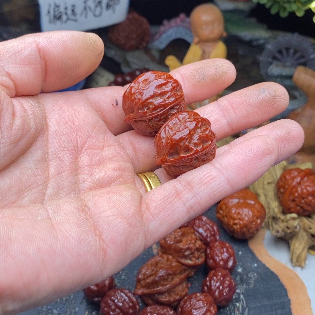 天***子文玩核桃把件手念