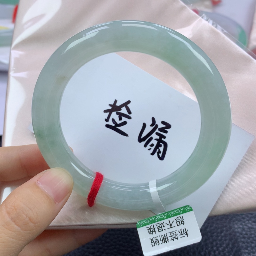 翡翠手镯未镶嵌缅甸天然翡翠A货56.8圆