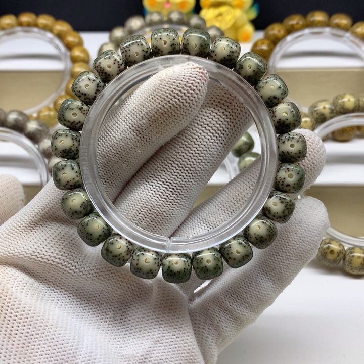 星月菩提手串2号 绿包白小细星10/9