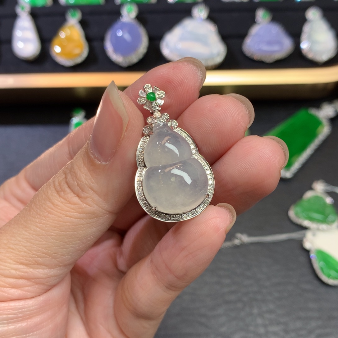 翡翠吊坠(不含链)18K金镶嵌B****A