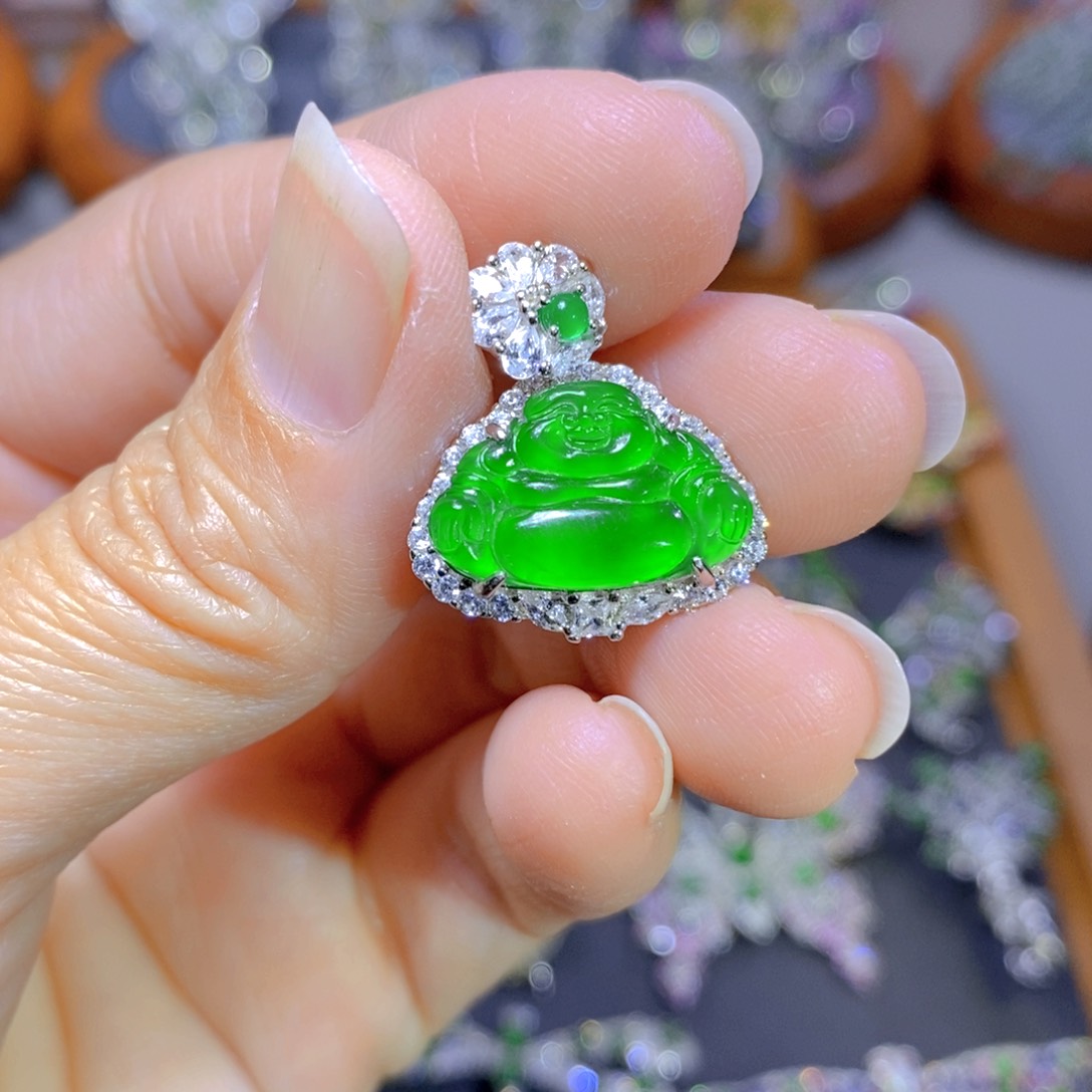 翡翠颈饰银S925镶嵌天然翡翠