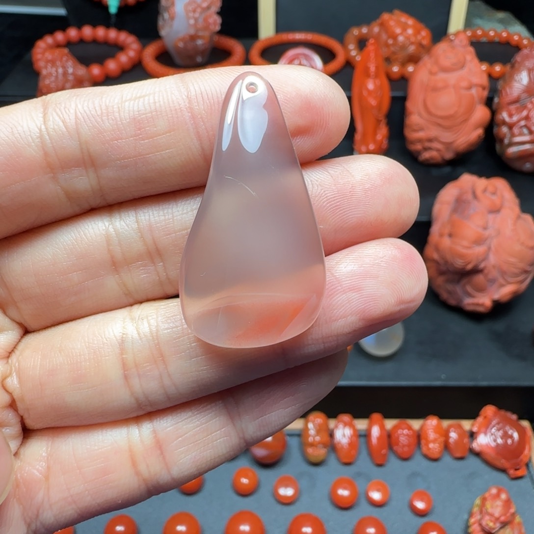 南红玛瑙挂件未镶嵌