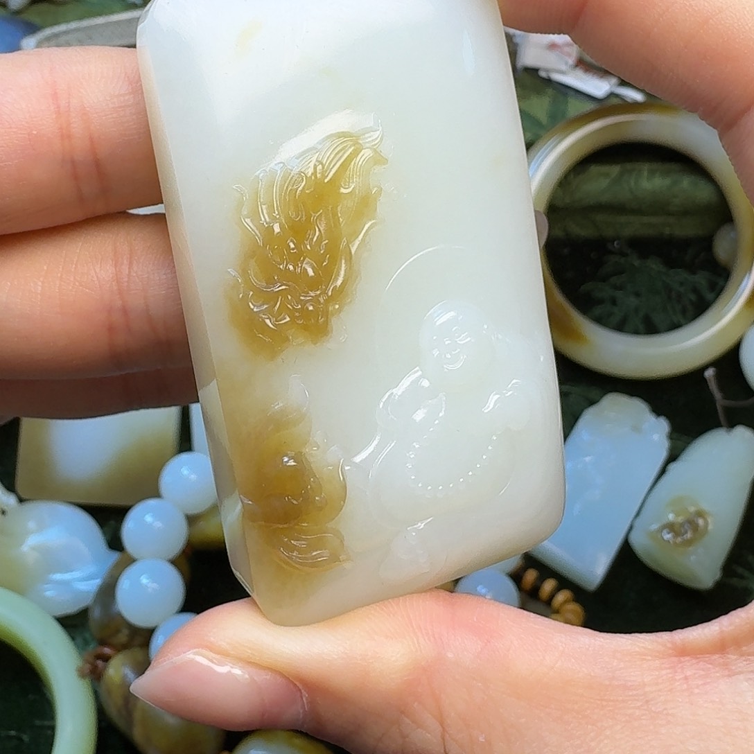 和田玉颈饰未镶嵌