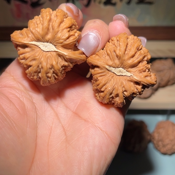 文玩核桃吊坠密纹