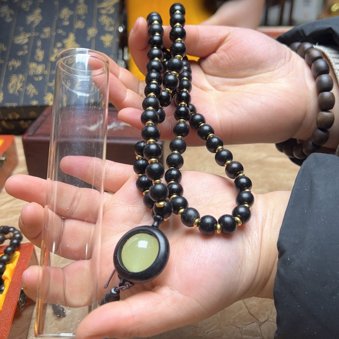 大叶紫檀（黑酸枝木类）