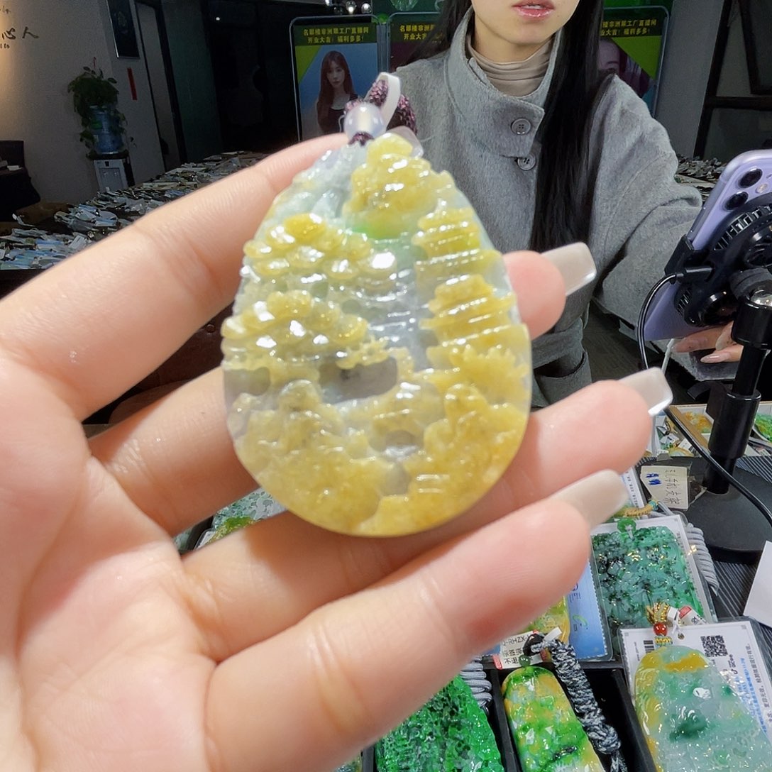 颈饰未镶嵌翡翠一