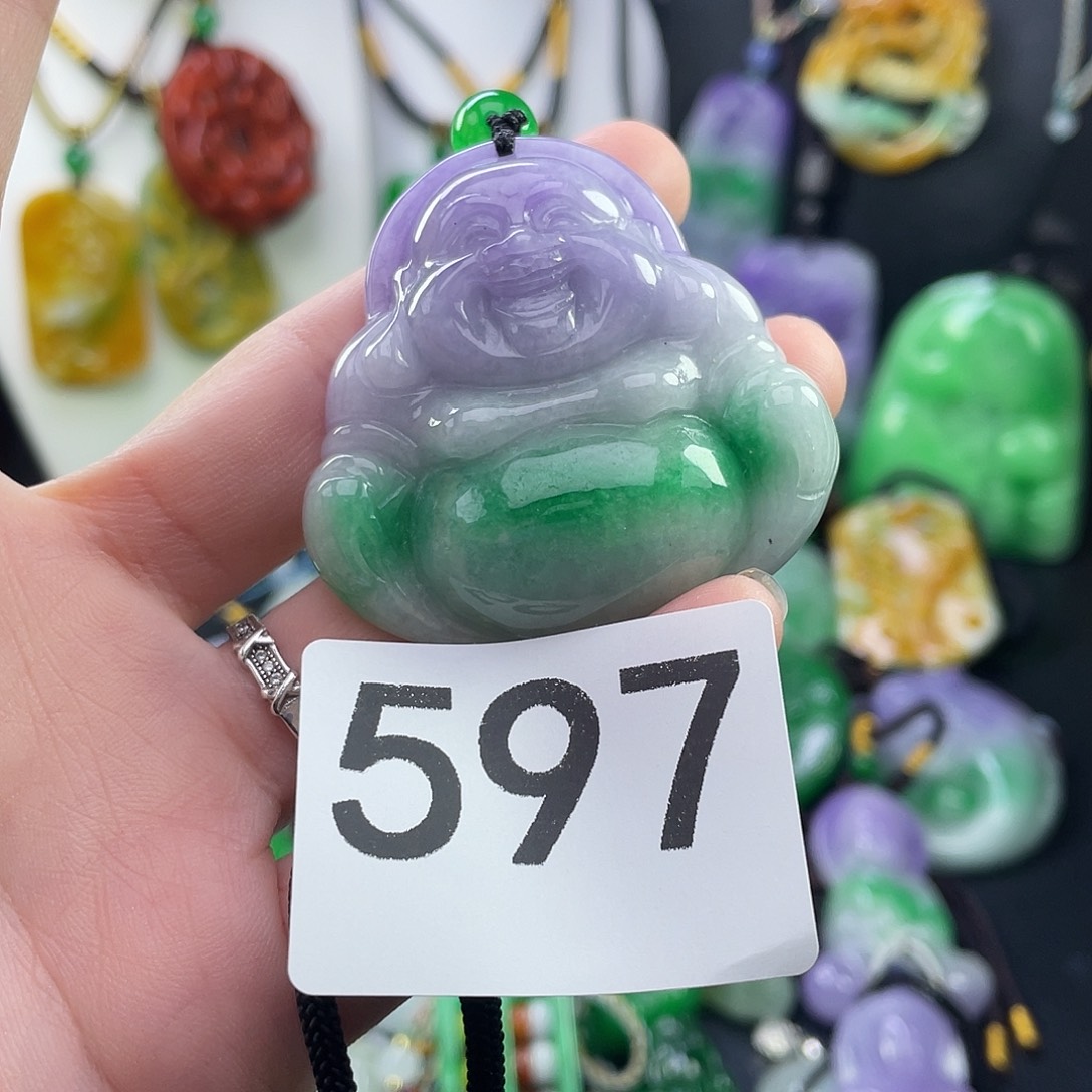 翡翠未镶嵌吊坠(赠链)