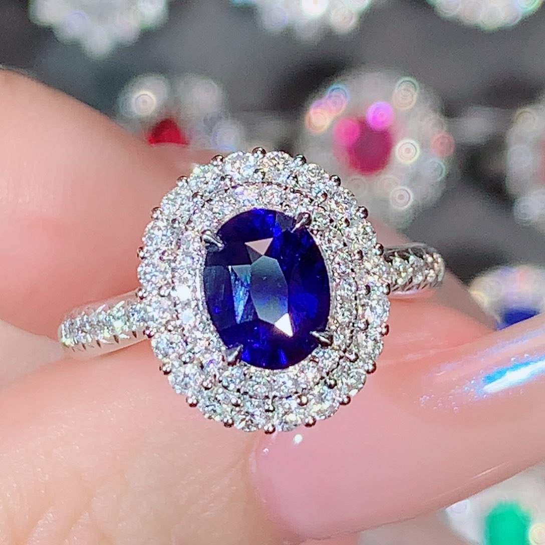 蓝宝石戒指18K金镶嵌1.58ct皇家蓝蓝宝石戒指吊坠两用