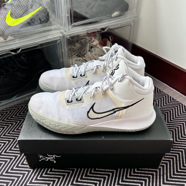 99新 MM6 44码 Flytrap 白色 无原盒 鞋底磨损小