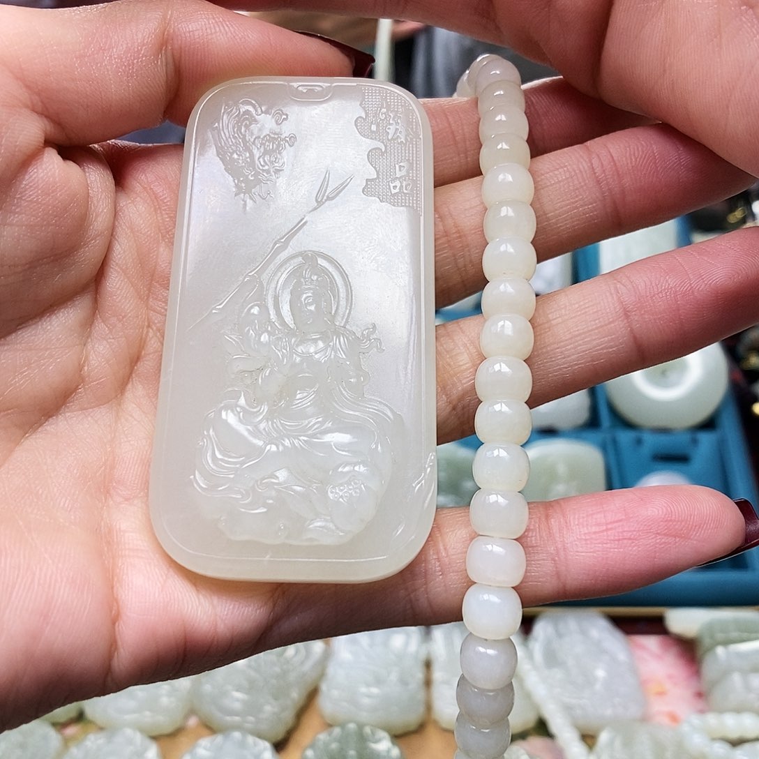 和田玉颈饰未镶嵌