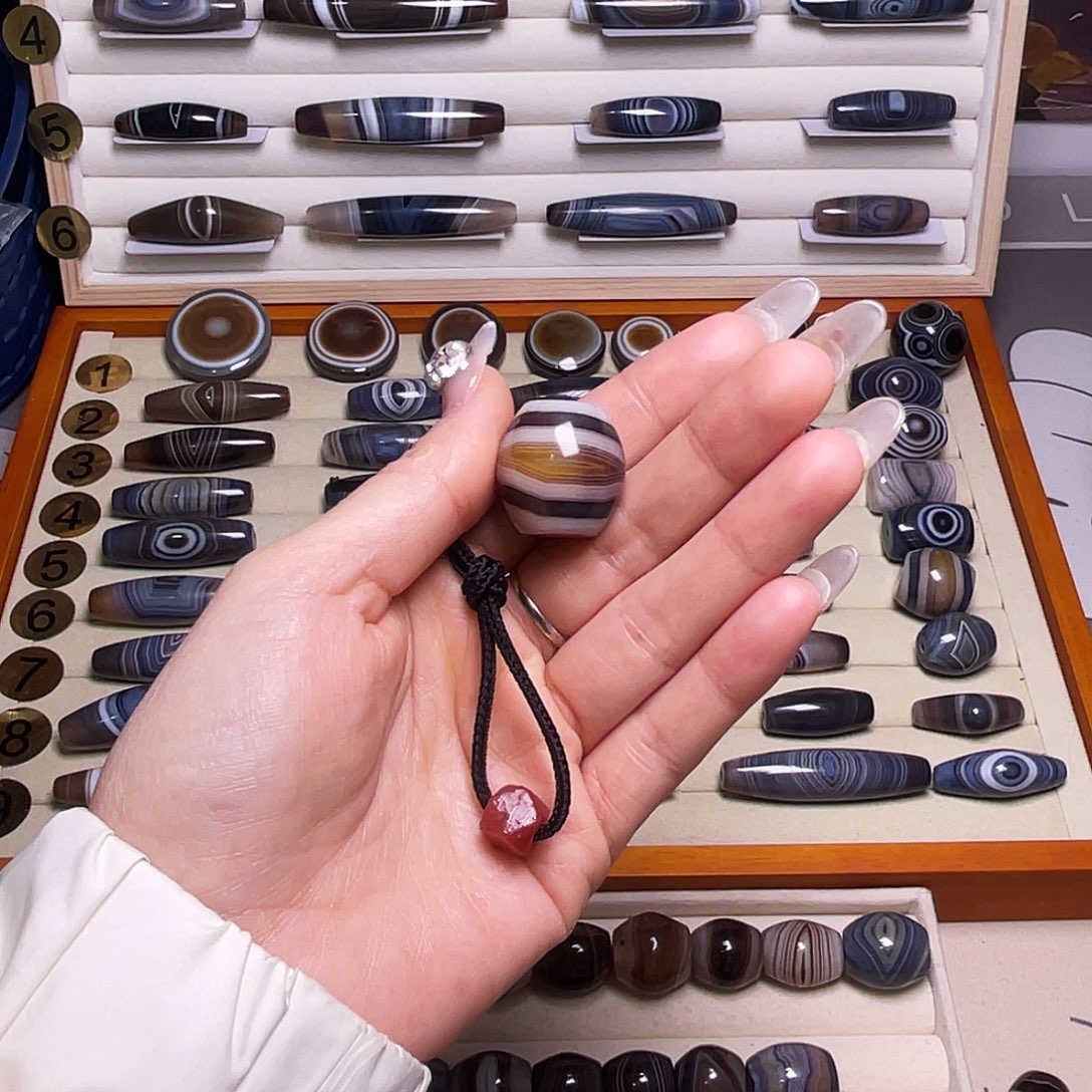 小***学玛瑙/玉髓未镶嵌颈饰