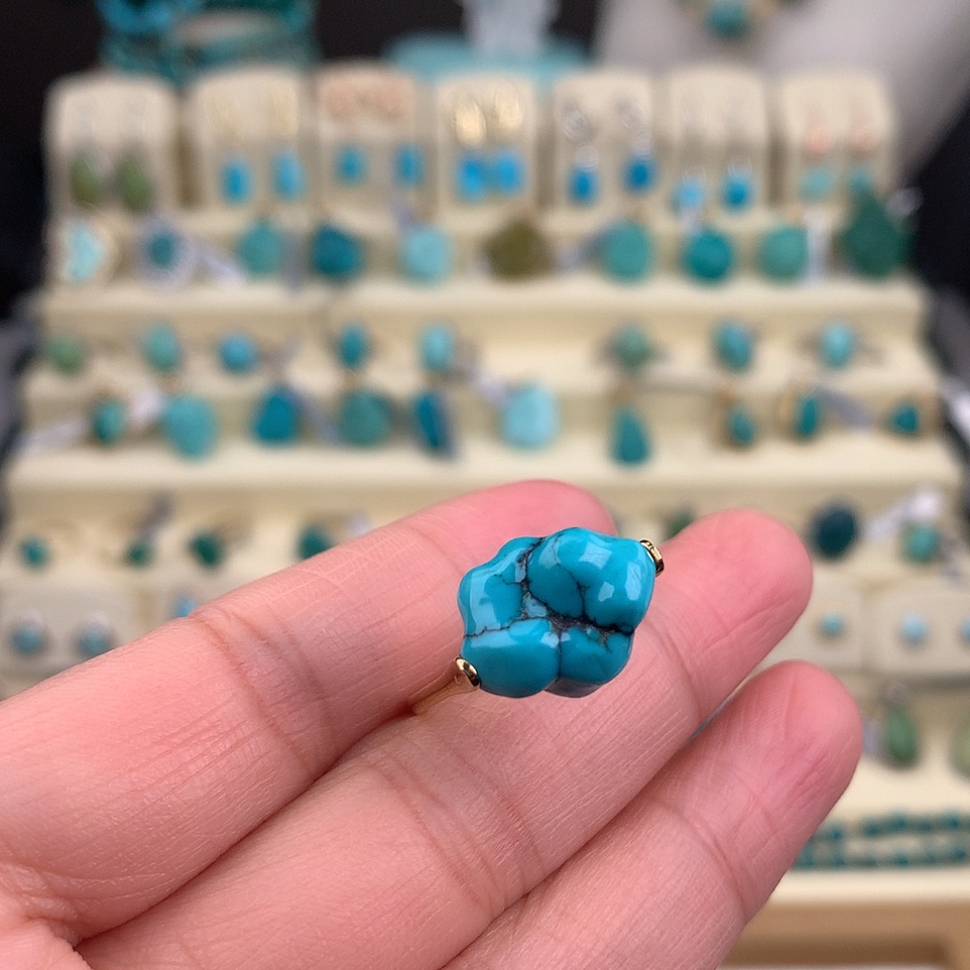 绿松石18K金镶嵌戒指