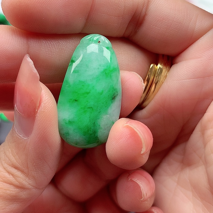 翡翠颈饰未镶嵌翡翠