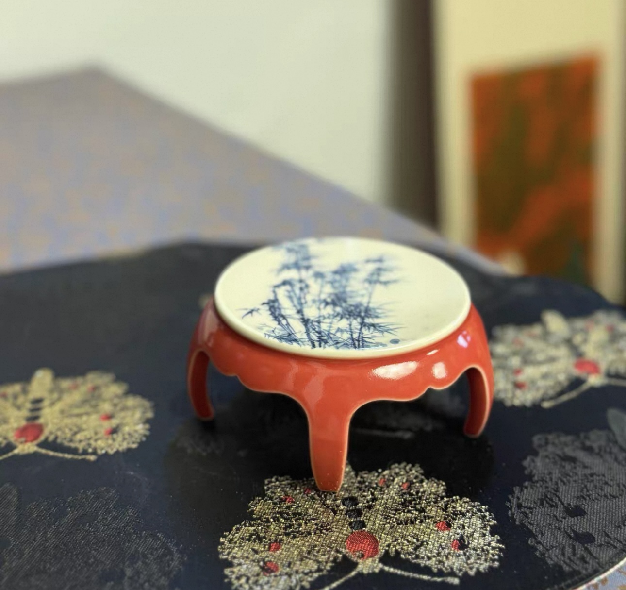 《梦乔茶器》雨香斋景德镇手工手绘柿红竹子板凳盖置高端精美窑口