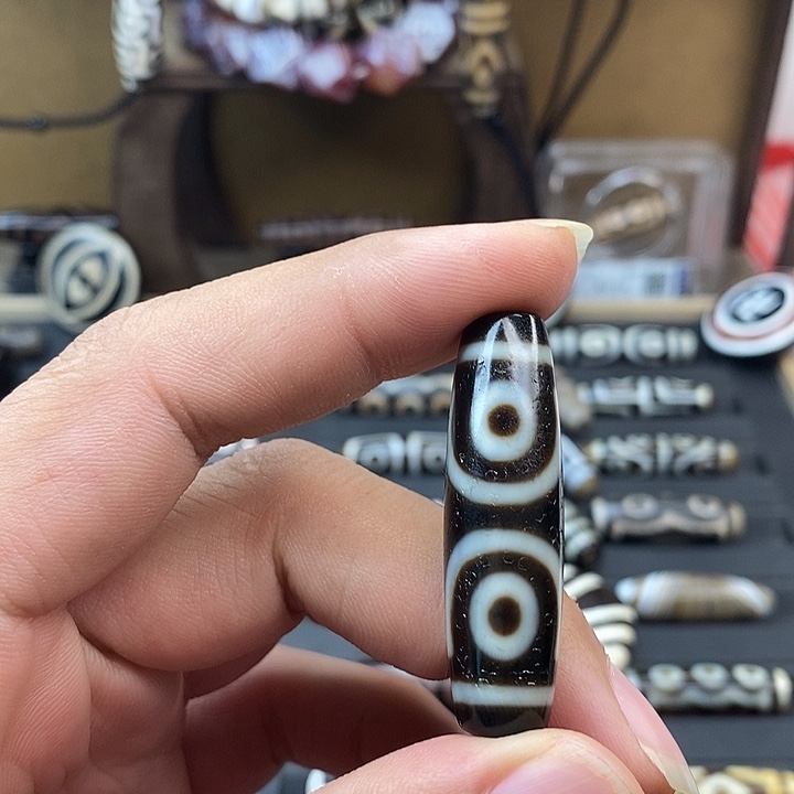 玛瑙/玉髓散珠三眼