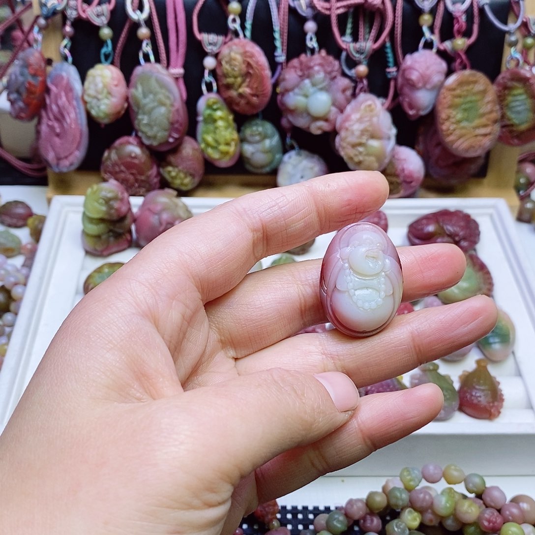 玛瑙/玉髓盐源玛瑙吊坠未镶嵌