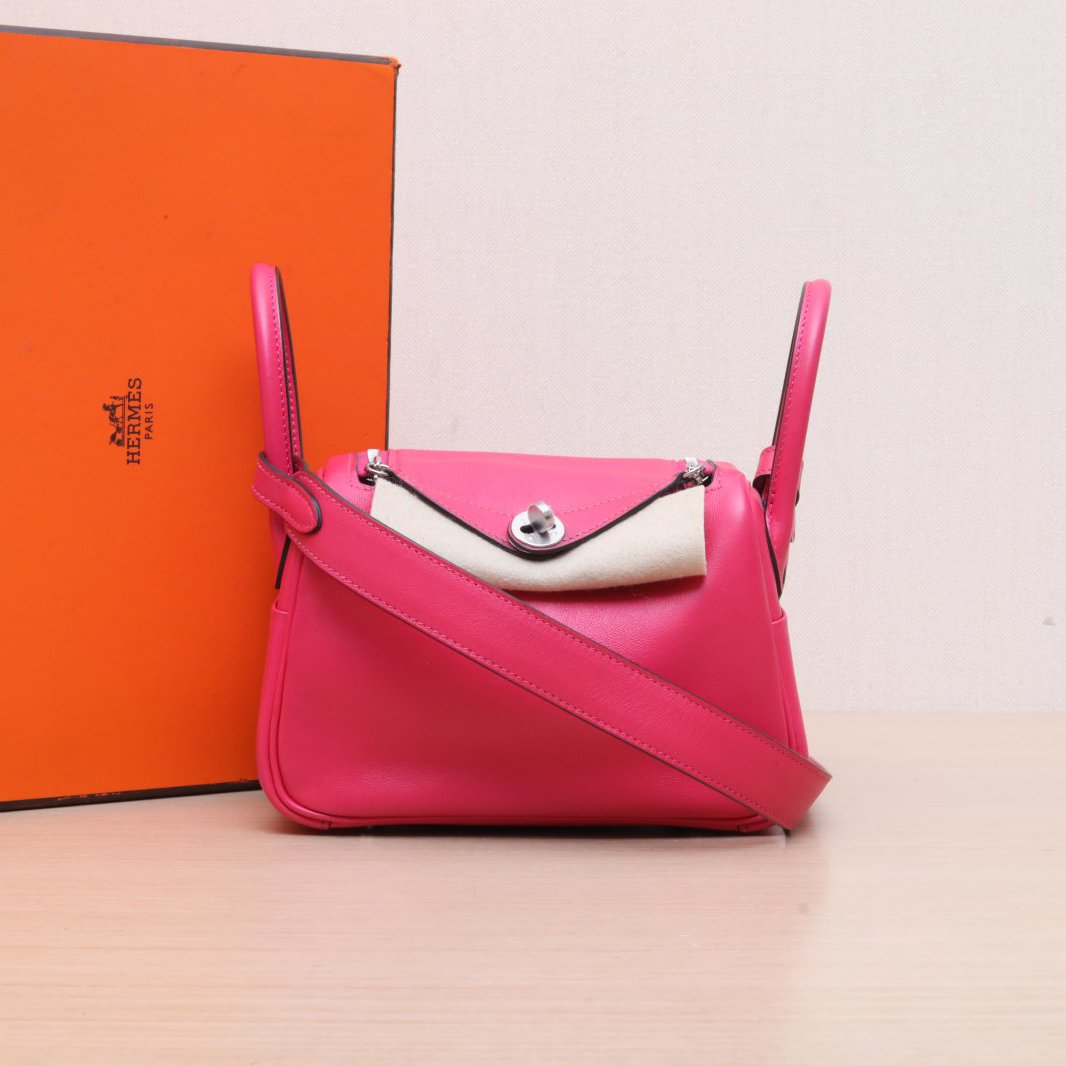 99新 Hermes/爱马仕 小花黑黑Lindy Mini 包Swift皮 Y刻 包