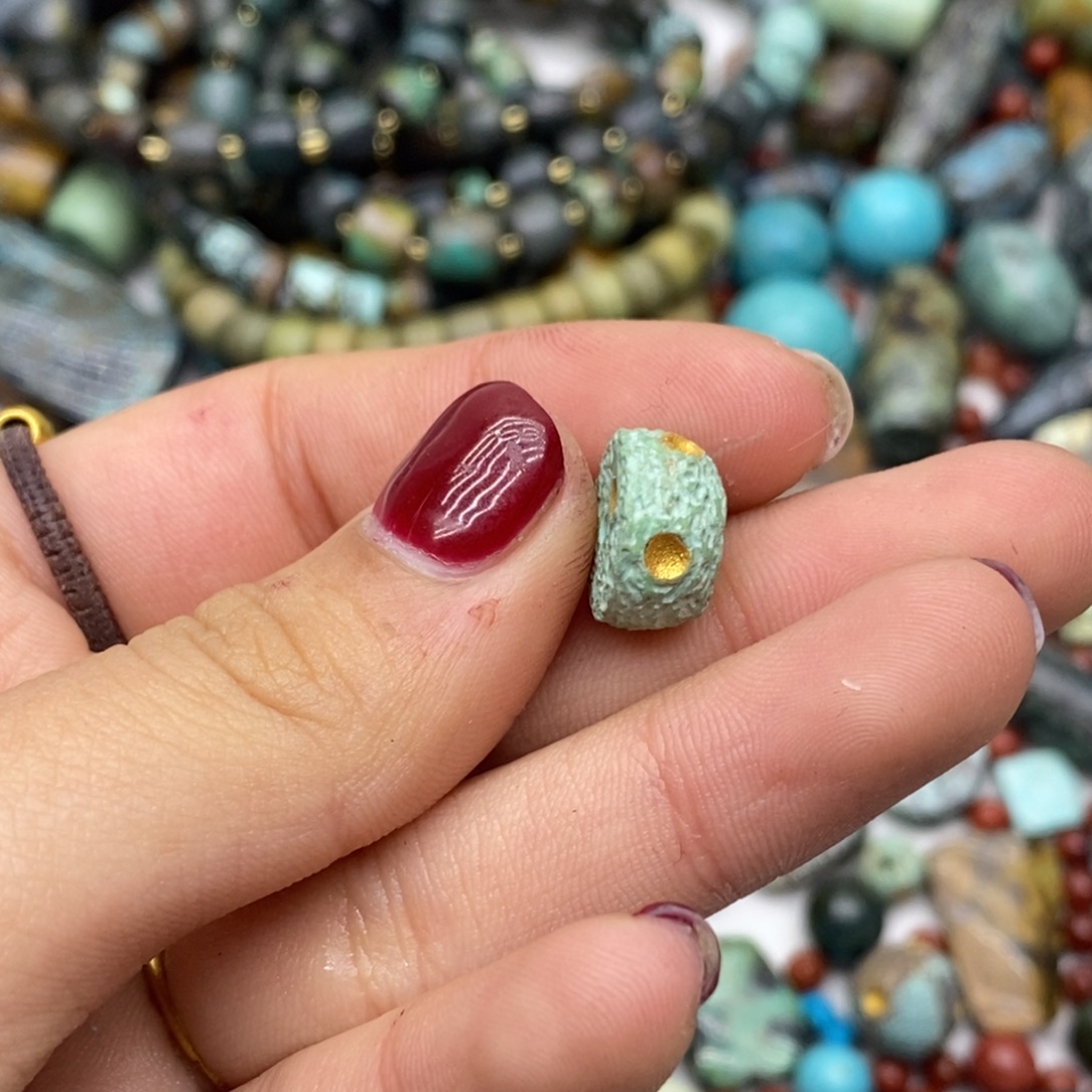 南红玛瑙未镶嵌珠宝奇石