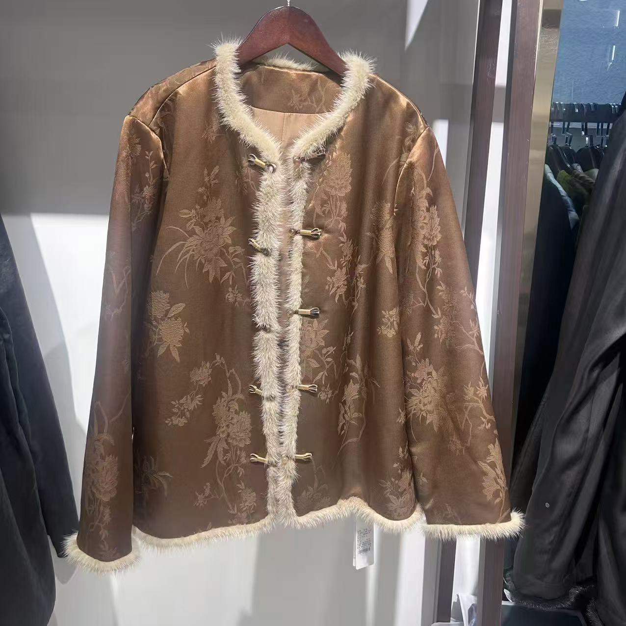 桑蚕丝羊毛提花水貂毛中式外套上衣 Q8125W163-1