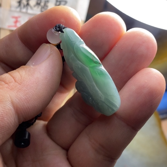 翡翠未镶嵌颈饰聚*翡