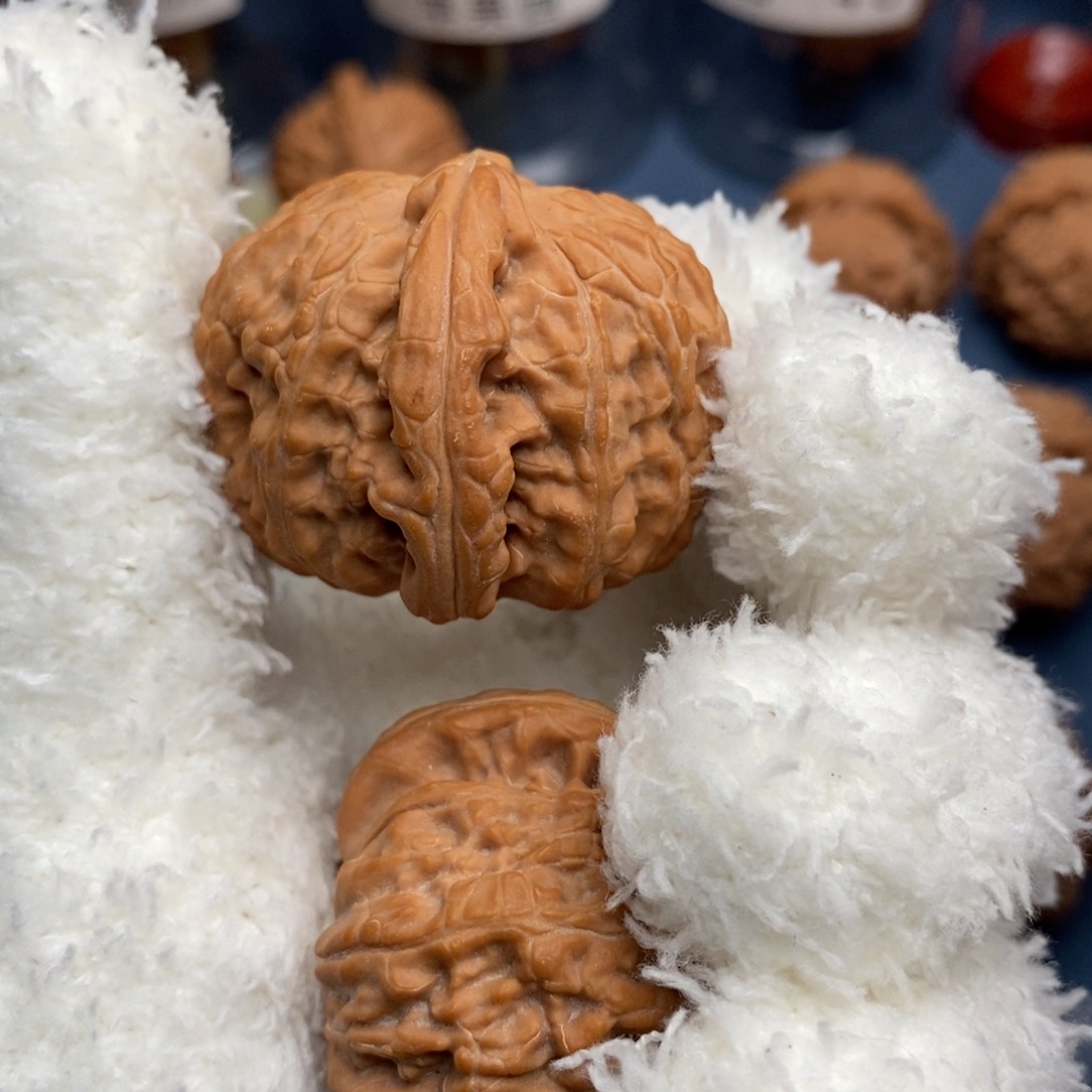 文玩核桃把件元宝白狮子