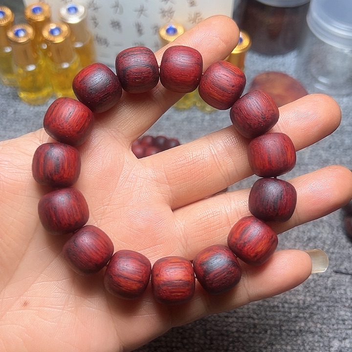 藤类降真香1.6老型红油精品超级一档超红