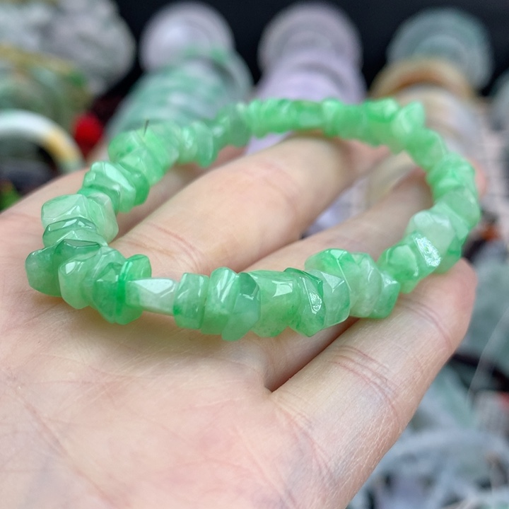 翡翠颈饰未镶嵌吊坠