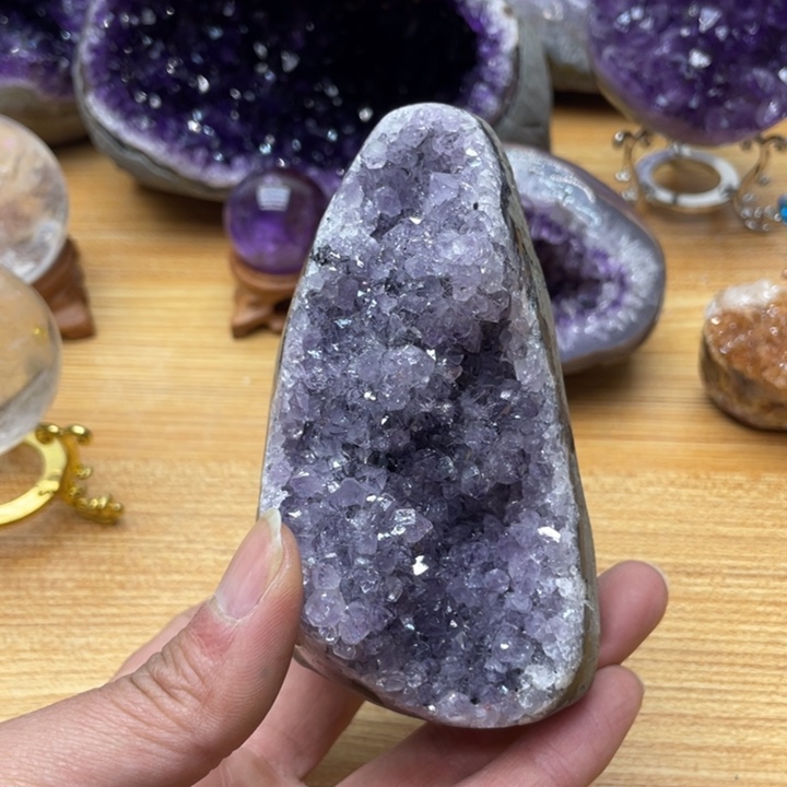 紫晶水晶摆件未镶嵌