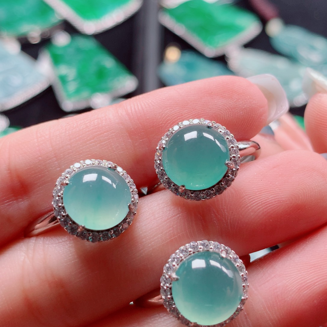 翡翠未镶嵌颈饰多样性发货发一件