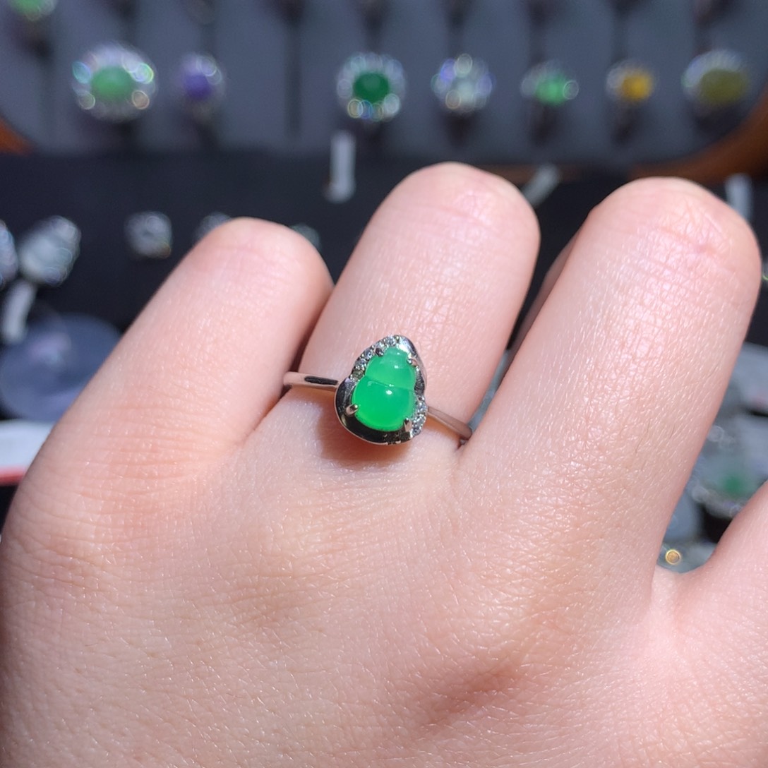 翡翠戒指银S925镶嵌天然翡翠