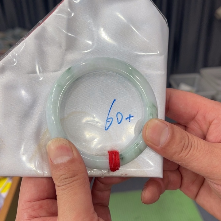 翡翠手镯未镶嵌纯天然缅甸翡翠手镯A货