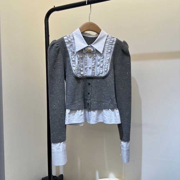 衬衣假二件套精致大方